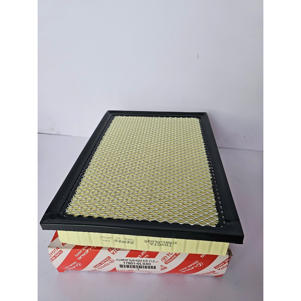 Lọc động cơ Toyota Innova (2017-2022), Fortuner (2017-2022), Hilux (2017 – 2022). OEM:17801-0L040