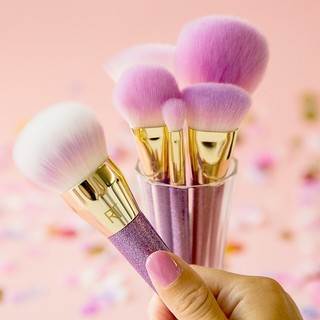 Cọ tán nền RT Real Techniques Brush Crush 301 Foundation