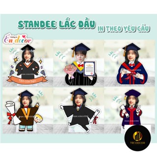 Standee lắc đầu chạy bằng pin cử nhân tốt nghiệp - Én decor