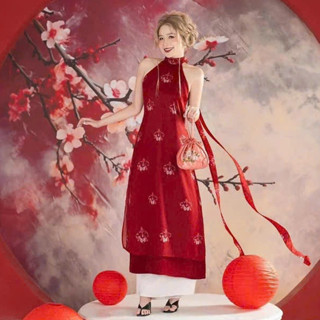 Áo dài cách tân Lan Chi, áo dài tứ thân, dáng suông4 tà cổ yếm thêu hoa nhí duyên dáng