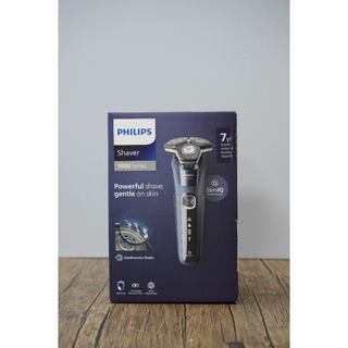 Máy cạo râu khô và ướt Philips S5880