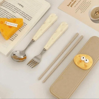 Bộ 3 Món Thìa, Đũa, Dĩa Lúa Mạch Chất Liệu Inox 304 Không Rỉ Kèm Hộp, Bộ Muỗng Hình Phô  Mai Dễ Thương