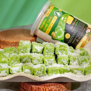 Kẹo Dừa Sáp phủ cơm dừa sấy vị Lá Dứa 400g cocofarm