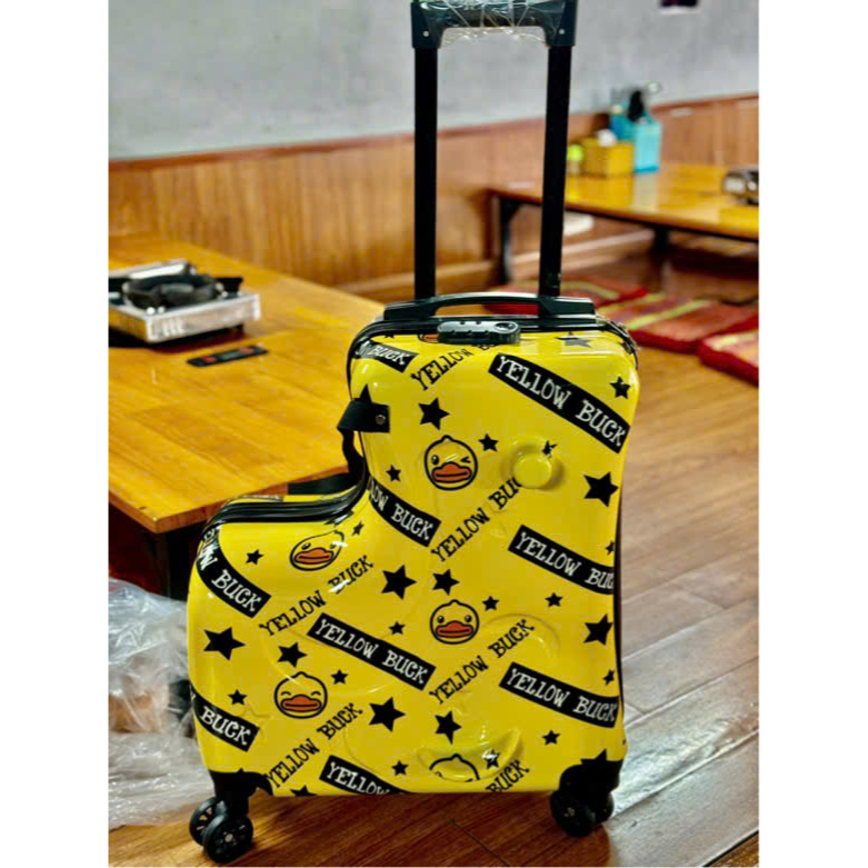 Gợi ý các mẫu vali ô tô ngồi cho bé gái đáng yêu và tiện ích