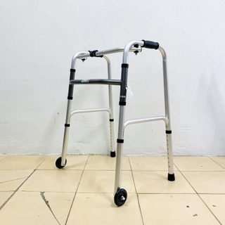 Khung Tập Đi Lucass W-47 Cho Người Già Người Bệnh
