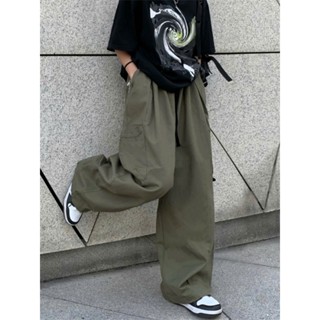 Quần kaki nam ống rộng túi hộp - Cạp chun có dây rút thoải mái, chất vải dày dặn đứng form - Dễ phối đồ