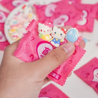 Túi mù charm Hello Kitty gồm 3 charm ngẫu nhiên TooYoo BK01291