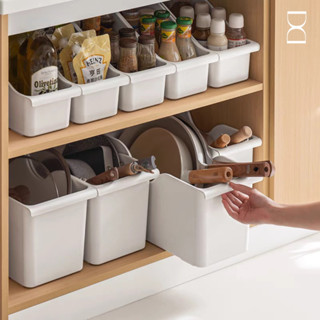 Khay nhựa lưu trữ đồ dùng nhà bếp, đựng nồi chảo, chia ngăn tủ bếp có bánh xe