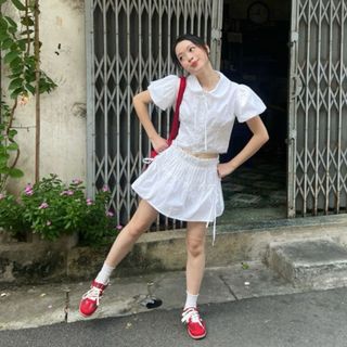 LOLLIE STUDIO - Áo sơ mi trắng cộc tay poplin cổ sen pha ren buộc nơ PATSY TOP - TKA409 thiết kế cao cấp dễ phối đồ