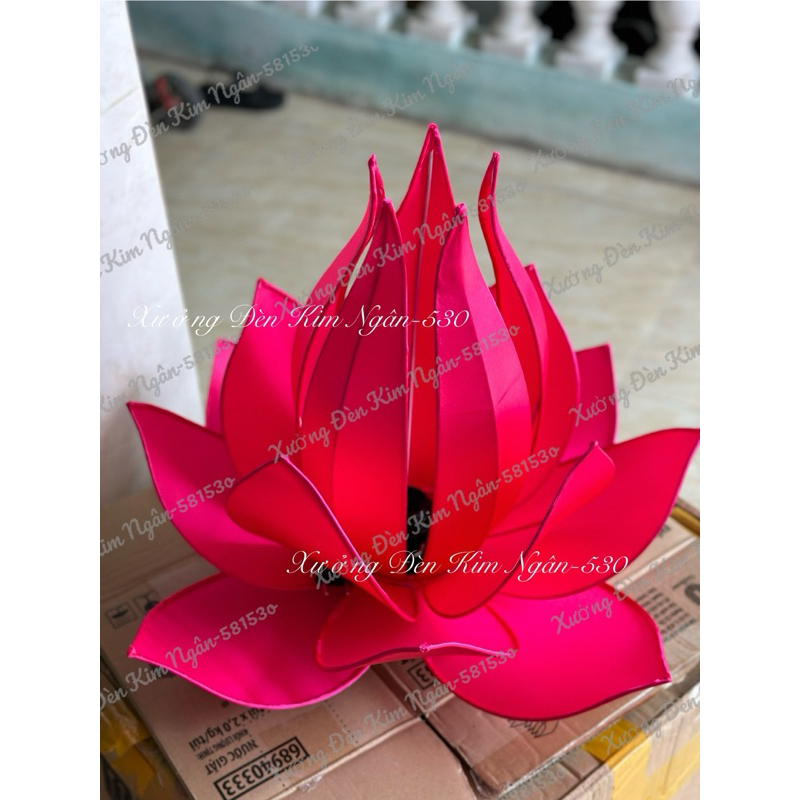 Đèn Lồng Hoa Sen Vải Phi Khung Sắt
