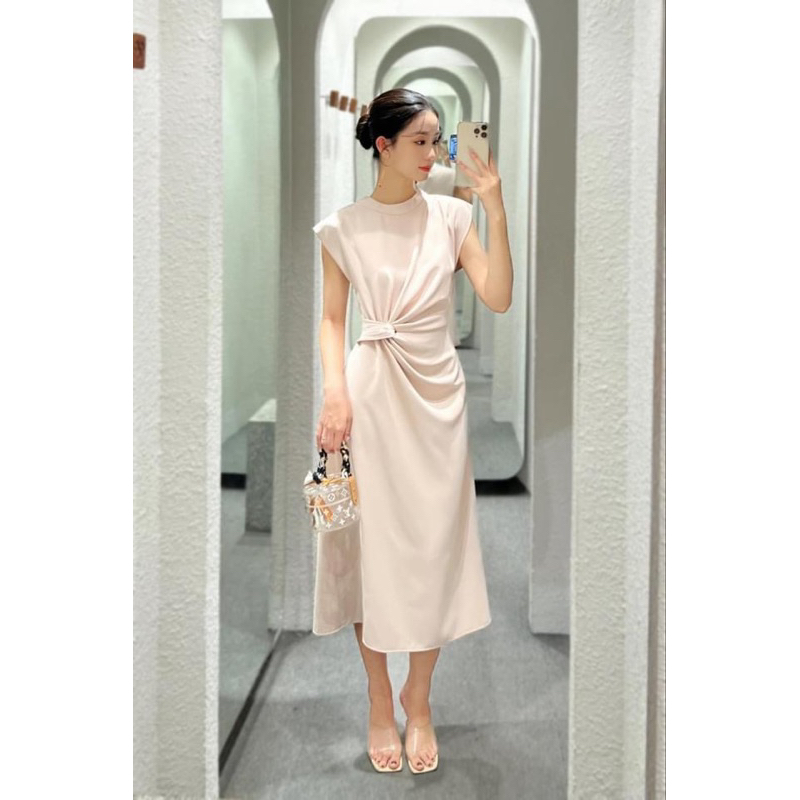 Rập giấy thiết kế là bản vẽ giấy không phải quần áo. rập may đầm nữ vai hến xếp ly ep cách điệu xinh