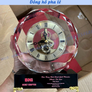 Đồng hồ pha lê đế đen