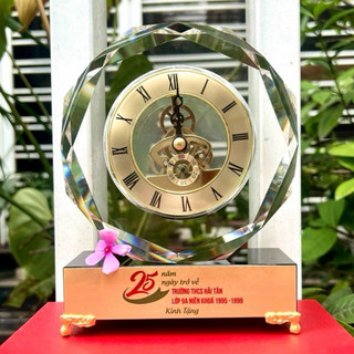 Đồng hồ pha lê đế đen
