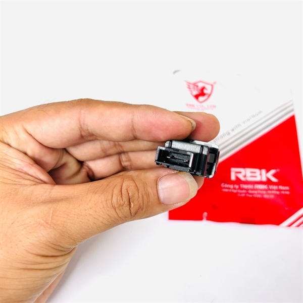 Công tắc Còi Wave Rs 100 / A 100 Mới hãng RBK