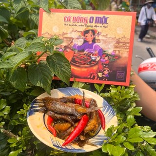 Cá bống kho kiểu Huế vị đậm đà, mặn ngọt quyện với ớt trái và tiêu xanh thơm lừng