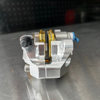 Heo Brembo CNC 2 PIS Đối Xứng Mẫu Bilet