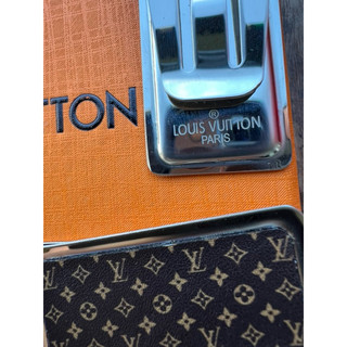 Kẹp tiền LV 03 fullbox