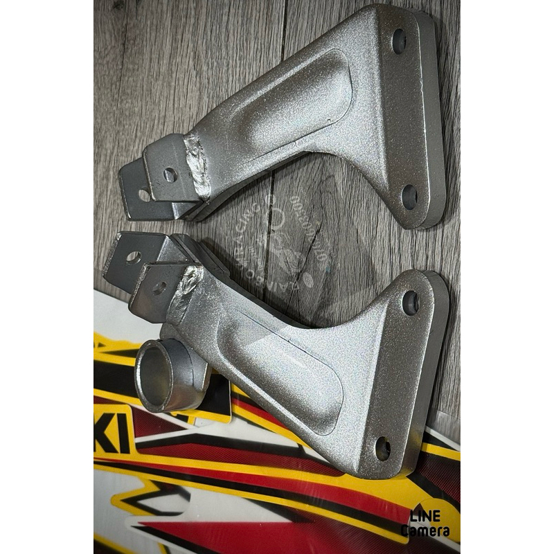 GÁC CHÂN SẮT SAU SATRIA 203