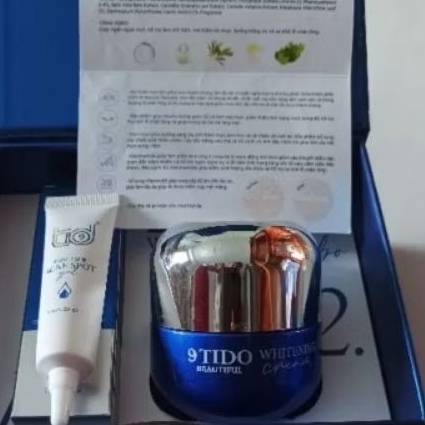 COMBO MỤN WHITENING ACNE COMBO 9TIDO gồm 1 hộp kem 30gr và 1 tuýp chấm mụn 15g....