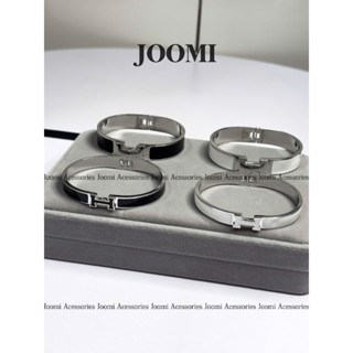 Vòng tay, lắc tay chữ H viền bạc titan không đen gỉ hàng cao cấp chuẩn loại 1 Joomi Accessories hot