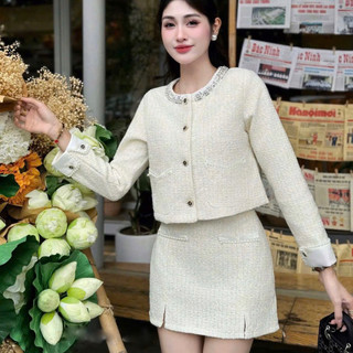 Set dạ viền trắng 4 túi (áo khoác + chân váy)