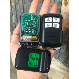 Điều Khiển Cửa Cuốn Siêu Chống Nước Tần Số 433 Mhz, Mã Gạt 8 số, kèm pin