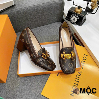 Giày Cao Gót Nữ Đế Vuông 6cm, Guốc Dáng Búp Bê Hoạ Tiết Lv Nâu Sang Trọng Hàng Cao Cấp
