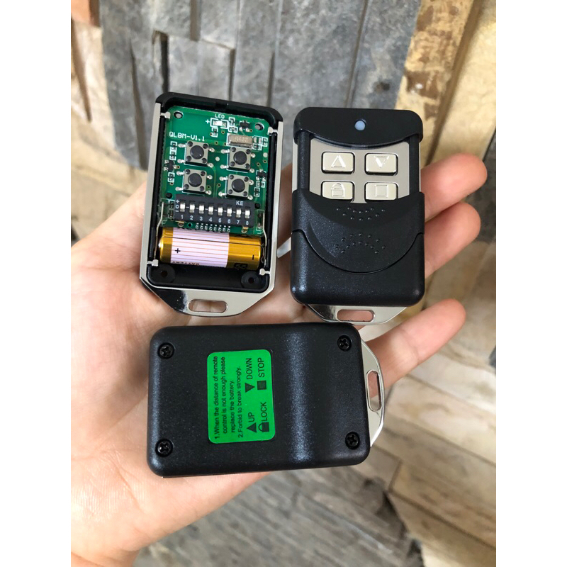 Điều Khiển Cửa Cuốn Mã gạt Tần số 433 mhz Xịn kèm pin