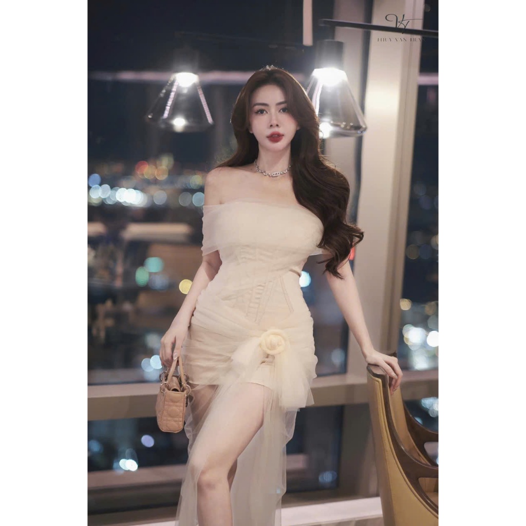  Váy trễ vai lưới kèm hoa phủ lưới tà sang chảnh KHANHTHU 