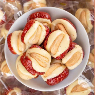 300 gr Táo đỏ Tân Cương kẹp hạt điều sữa lạc đà nougat - chuẩn Hằng Du Mục ăn vặt healthy ngon bổ rẻ Shop ADO