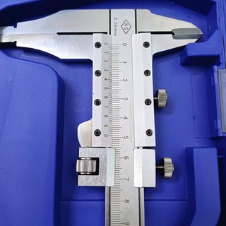 Thước kẹp cơ khí 300mm, mỏ vuông 10