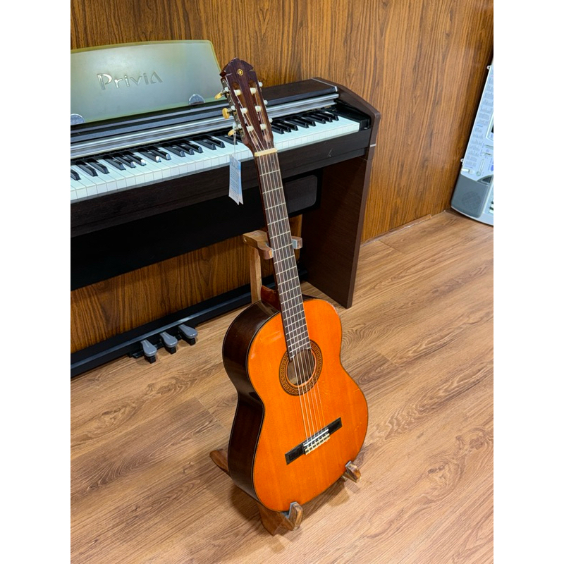 Guitar classic Yamaha G85 D
