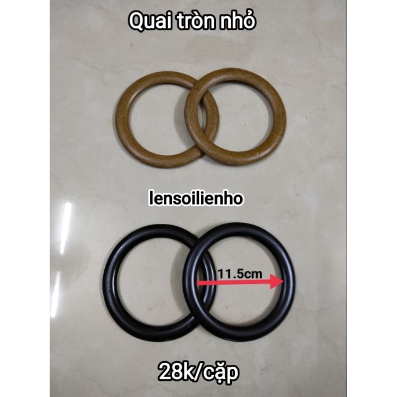 Quai gỗ tròn và chữ D