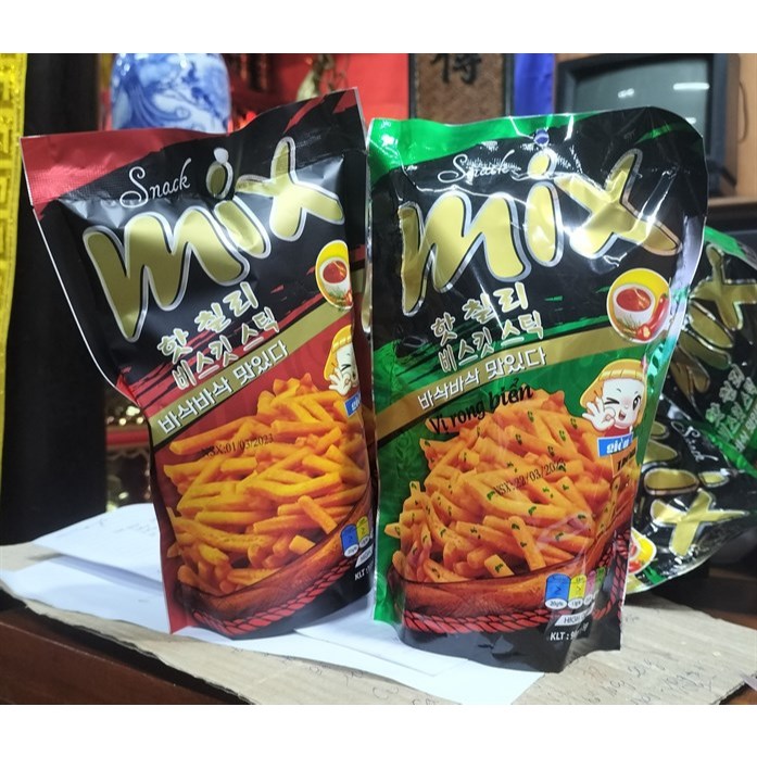 Snack tăm que cay Mix Hot Chilli Thái Lan (gói 60g)