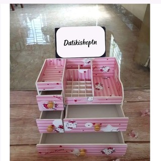 Kệ đựng mỹ phẩm chống bụi MAX PLUS hello kitty 35cm