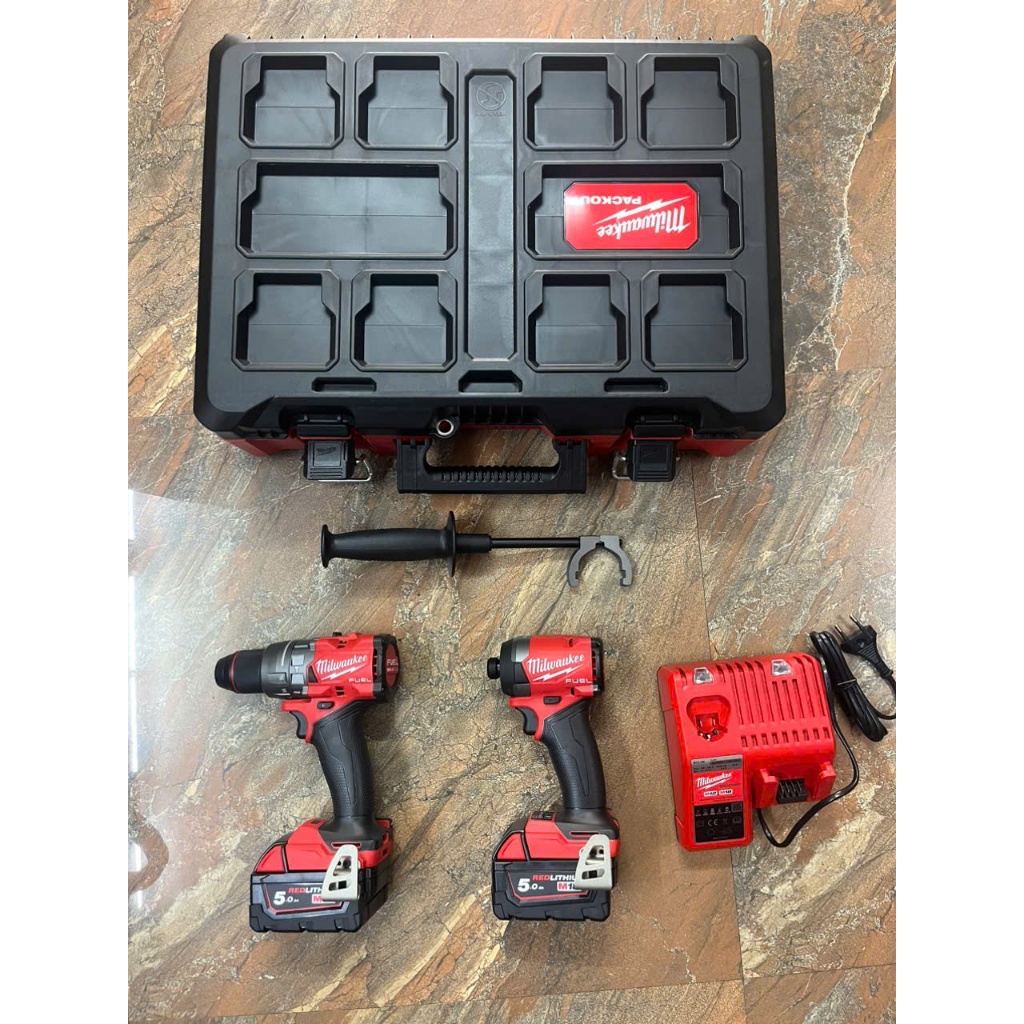 Combo M18 FPP2A3 Milwaukee gồm máy khoan FPD3 và vặn vít FID3