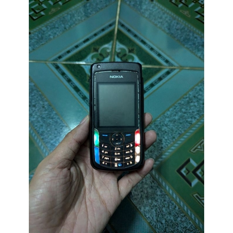 Xác điện thoại Nokia 6681 đổ chuông