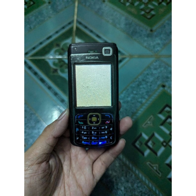 Xác điện thoại Nokia N70 lên trắng màn