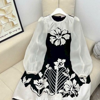 Siêu phẩm váy bầu thiết kế tay tơ hoa laze sang chảnh .