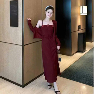 Set Đồ Nữ Váy 2 Dây Hoa Nổi Ôm Body Dáng Dài Phối Áo Khoác Croptop Tone Đỏ Đô Sang Chảnh