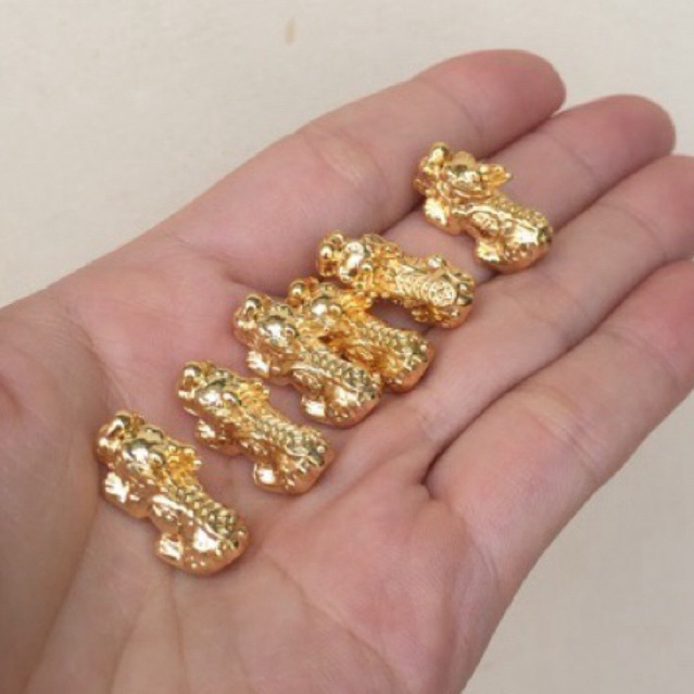 Sỉ 10 Charm tỳ hưu mic vòng xỏ handmade size 8-10li