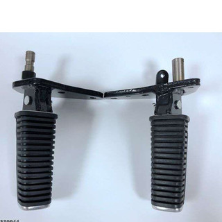 Cặp Gác Chân Trước Suzuki Gz150a