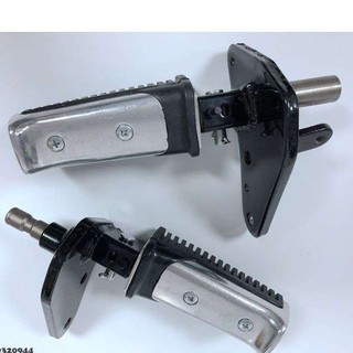 Cặp Gác Chân Trước Suzuki Gz150a