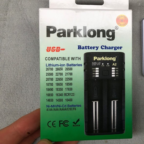 Bộ sạc 2 pin đa năng Parklong A2 sạc pin 1.2V 3.7V báo trạng thái sạc