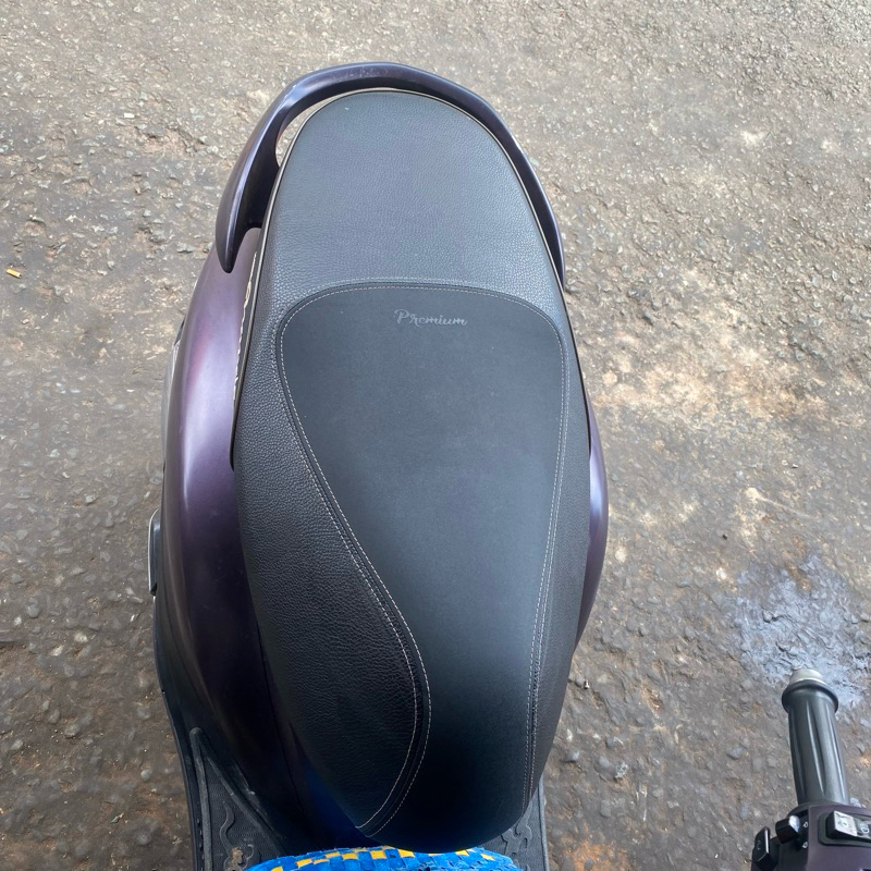 Da yên xe Yamaha Grande có thêu kiểu zin (sử dụng kim bọc yên)