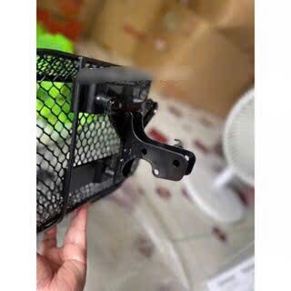 Rổ RS kèm pát gắn rổ (xài cho xe RS, Wave lớn 2 lổ trên 1 dưới) (1)
