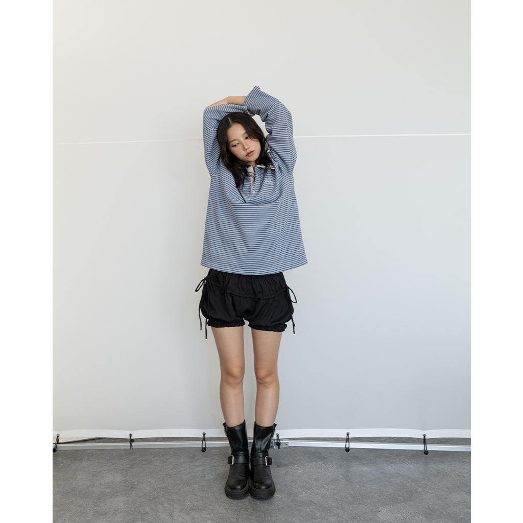 Áo nỉ dài tay dáng rộng cổ bẻ NakedbyV - Rugby Sweatshirt | BigBuy360 - bigbuy360.vn