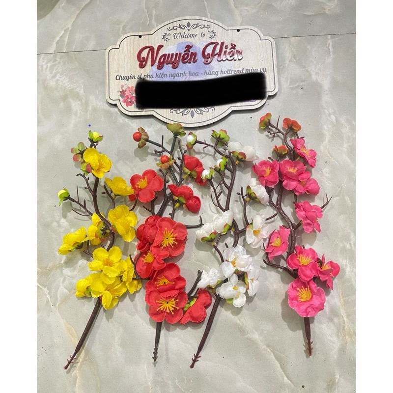 Cành đào cổ trang trí tết
