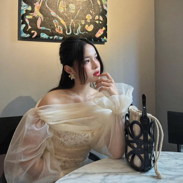 LALASTUDIO• Áo trễ vai voan tơ ren boi cao cấp, áo nữ dài tay hở vai phối ren tay bồng hàng L1 ( ảnh thật )