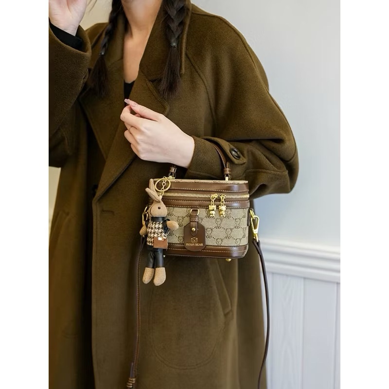 Túi Cốp Nữ Đeo Vai Sang Trọng Kèm Charm – Túi Xách Nữ Cổ Điển Đựng Mỹ Phẩm, Đi Làm Đi Chơi - HT091 | BigBuy360 - bigbuy360.vn